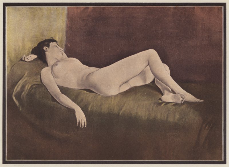Kvinna liggande på en säng (färg litho) av European School