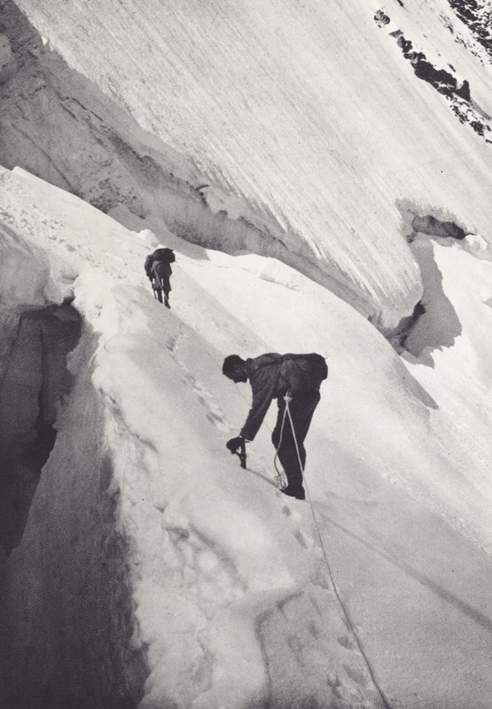 Pennine Alps: Under Col de Tournanche (s/v foto) av Francis Sydney Smythe