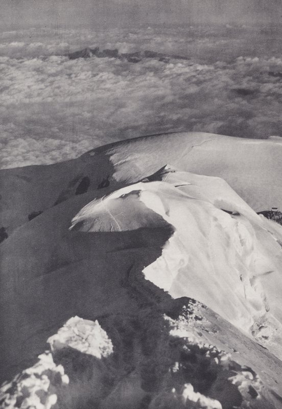 Range of Mont Blanc: The Summit Ridge of Mont Blanc (s/v foto) av Francis Sydney Smythe