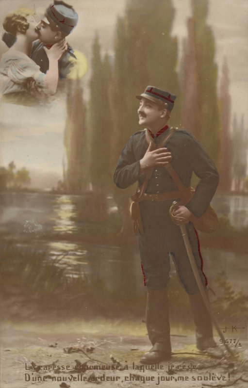 En soldat föreställer sig att han och hans kärlek kysser (tonad bild) av French Photographer