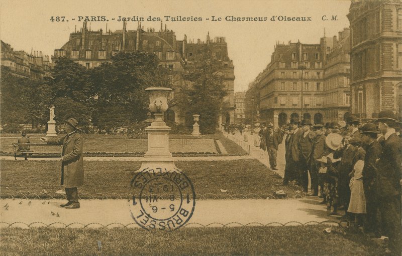 Fågeltjusare i Jardin des Tuileries, Paris. Vykort skickat 1913. av French Photographer