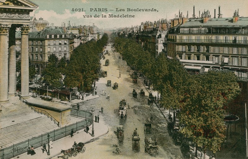 Boulevarderna i Paris, sett från Boulevard de la Madeleine. Vykort skickat 1913. av French Photographer