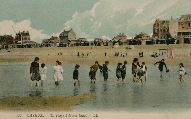 Cayeux, stranden vid lågvatten. Vykort skickat 27 juli 1913. av French Photographer