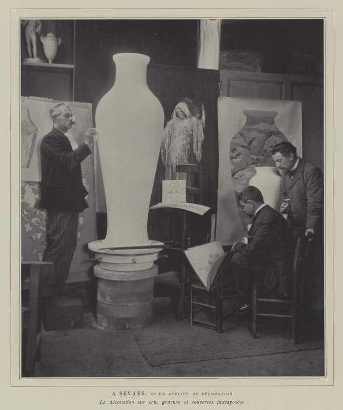 Utsmyckningsverkstad på Sevres porslinsfabrik, Frankrike (s/v foto) av French Photographer