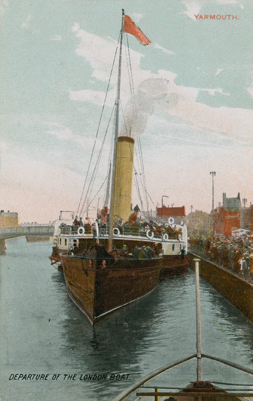 Londonbåtens avgång vid Yarmouth. Vykort skickat 1913. av French Photographer