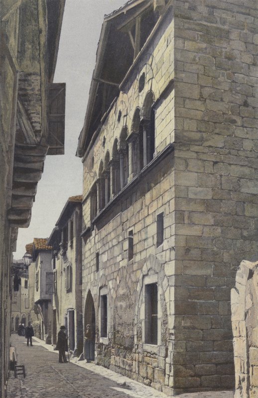 Figeac, hus från 1200-talet (Rue Hortabadial) av French Photographer