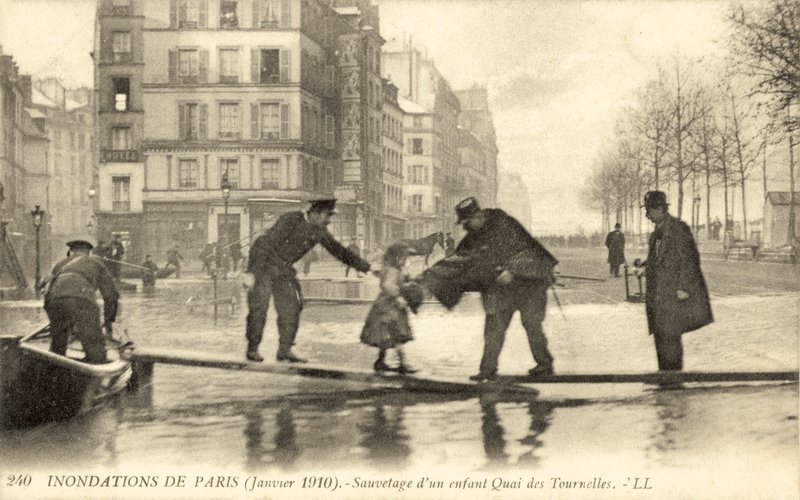Översvämning av Paris, Frankrike, januari 1910 av French Photographer