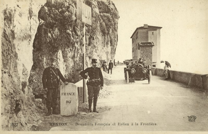 Fransk-italienska gränsen, Menton (s/v foto) av French Photographer