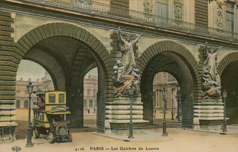Portarna till Louvren i Paris, Frankrike. Vykort skickat 1913. av French Photographer