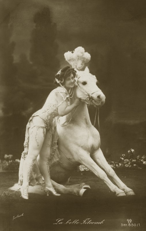 La Belle Titcomb (svartvitt foto) av French Photographer