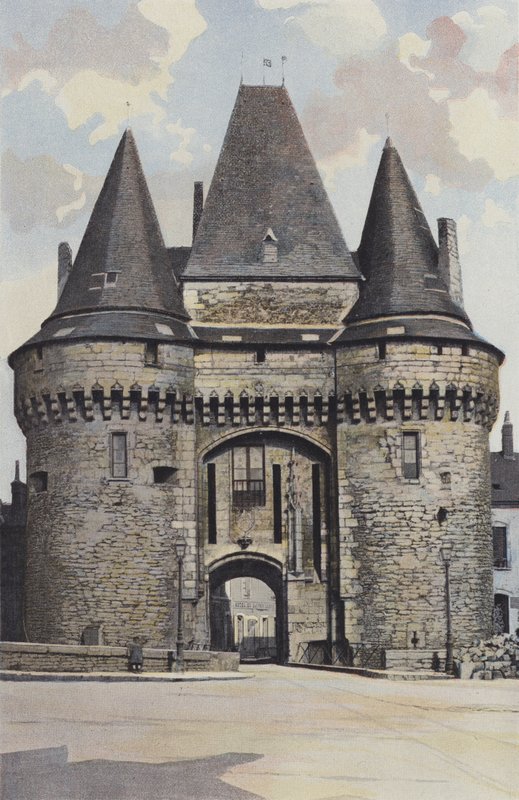 La Ferte-Bernard, stadsporten, entrésidan (stadshuset) av French Photographer