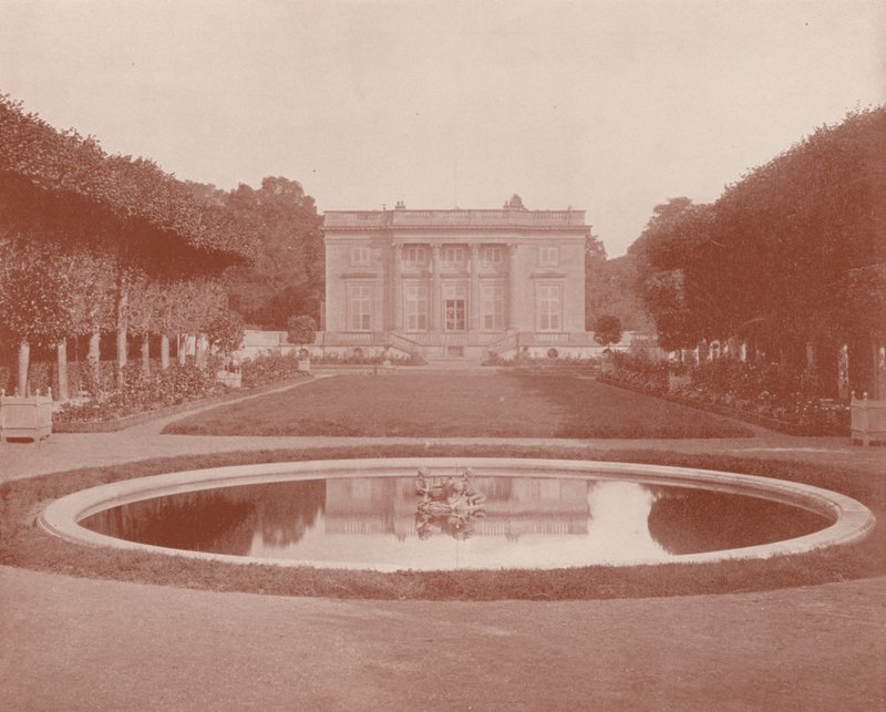 Little Trianon, Versailles (s/v foto) av French Photographer