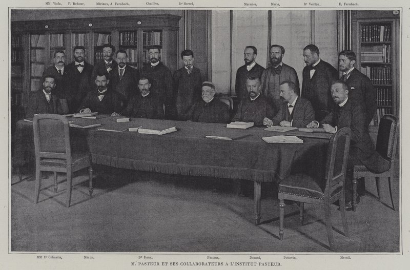 Louis Pasteur och hans medarbetare i arbetet med ett vaccin mot krupp vid Institut Pasteur i Paris (s/v foto) av French Photographer