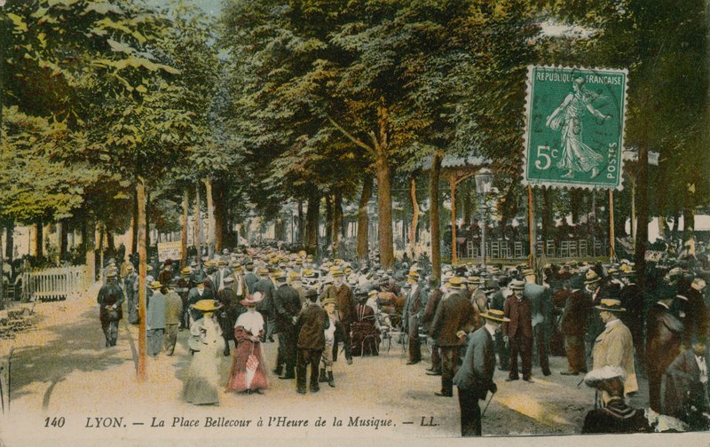 Lyon, Place Bellecour vid Music Hour av French Photographer