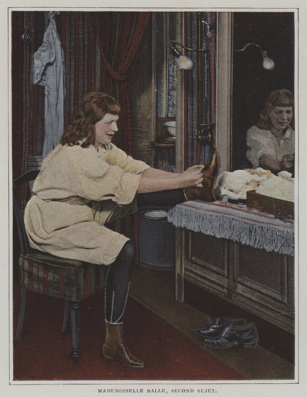 Mademoiselle Salle, andra sujet, i sitt omklädningsrum (färgfoto) av French Photographer