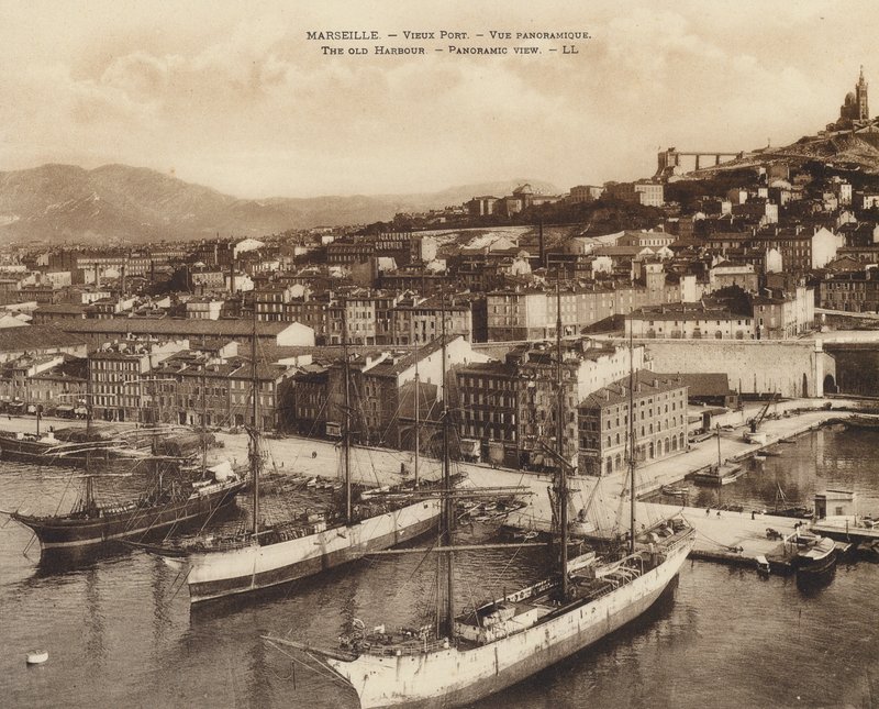 Marseille / Marseille: Vieux Port, Panoramavy (svartvitt foto) av French Photographer
