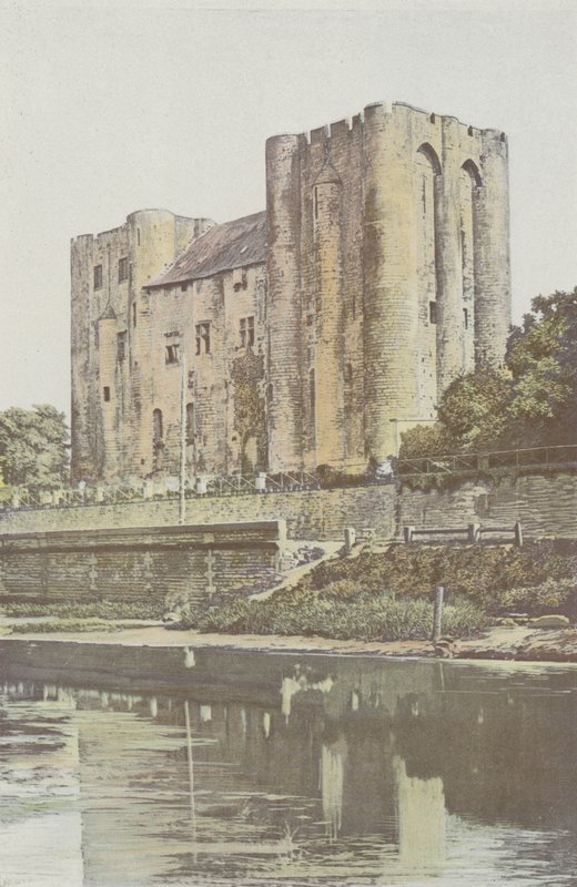 Niort, Chateau, utsikt tagen från den vänstra stranden av Sevre-Niortaise av French Photographer