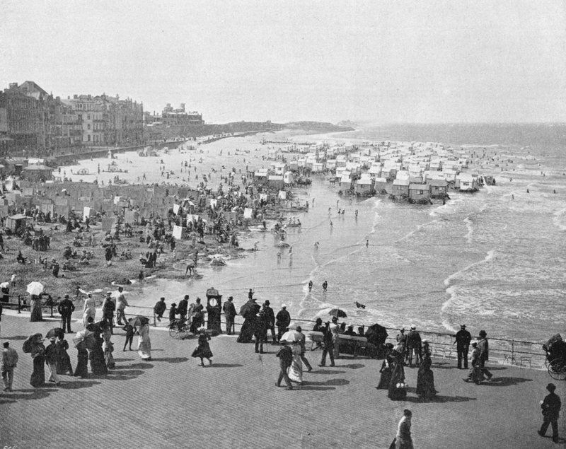 Oostende - Kursaal och stranden (s/v foto) av French Photographer