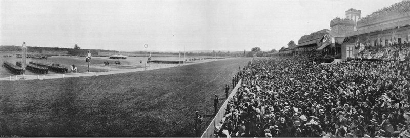 Paris - La Revue du 14 Juillet på Longchamp (s/v foto) av French Photographer