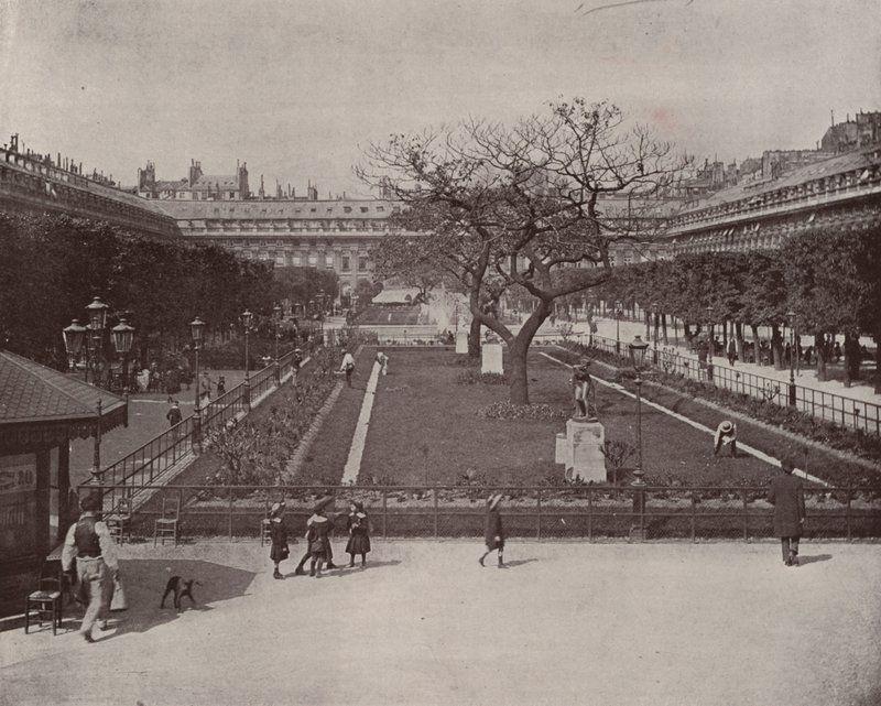 Paris: Palais Royals trädgård (s/v foto) av French Photographer