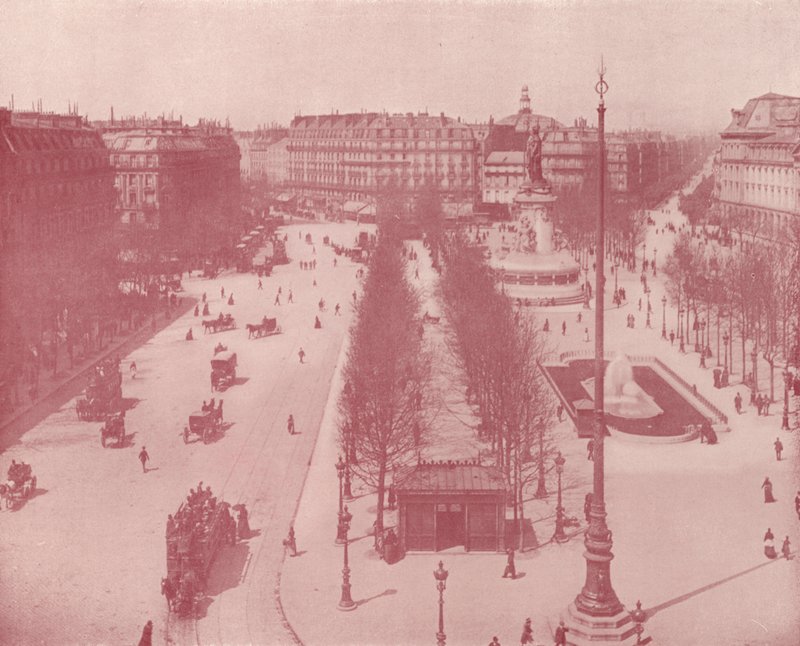 Paris: Place de la Republique (s/v foto) av French Photographer