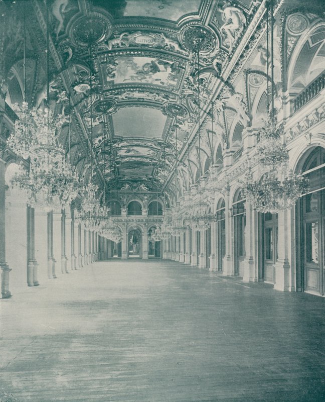 Paris: The Ball-Room, Hotel de Ville (s/v foto) av French Photographer