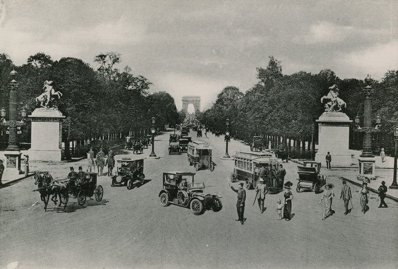 Perspektiv av Avenue des Champs-Elysees, Perspektiv på Champs-Elysees Avenue (fotogravyr) av French Photographer
