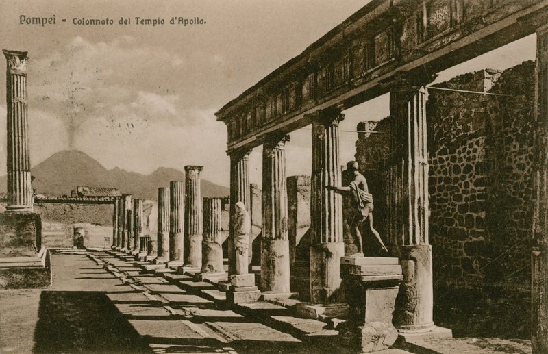 Pompeji - pelargång av Apollontemplet. Vykort skickat 1913. av French Photographer