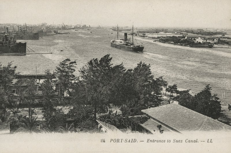 Port-Said, Egypten: Ingång till Suezkanalen (svartvitt foto) av French Photographer