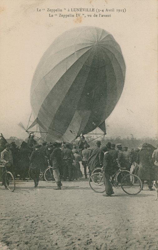 Vykort av en Zeppelin i Luneville, skickat 1913 av French Photographer