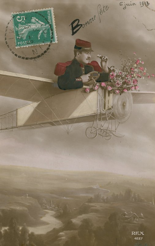 Vykort av en flygare som levererar blommor, skickat den 6 juni 1913 (handfärgat foto) av French Photographer