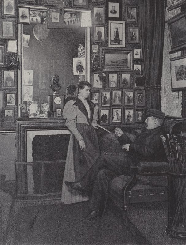 Rum i Palais Garnier i Paris fyllt med porträtt av artister (s/v foto) av French Photographer