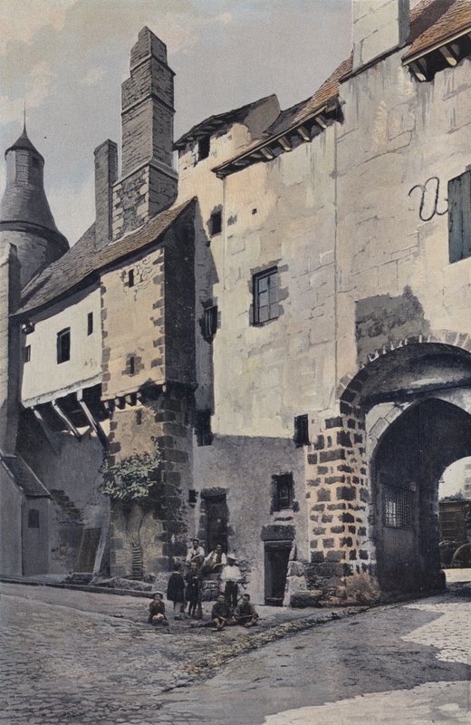 Saint-Benoit-du-Sault, stadsporten och klockstapeln av French Photographer