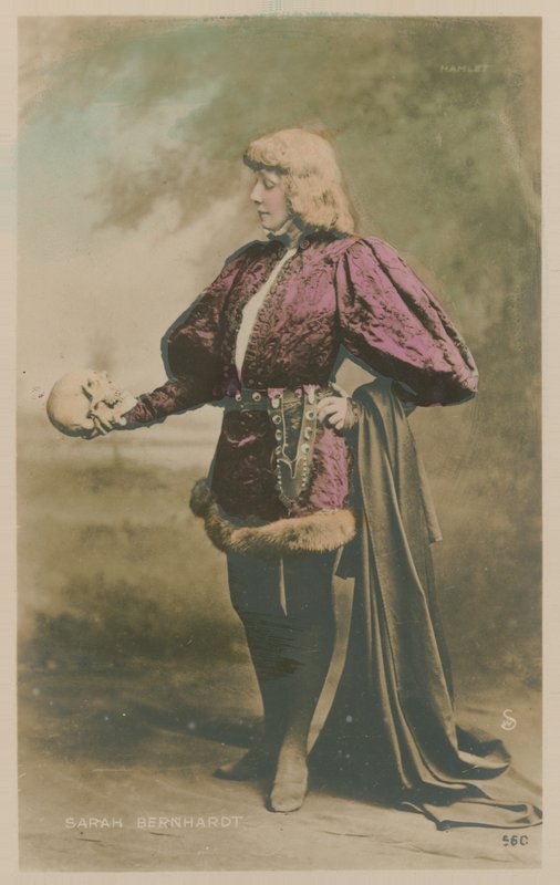 Sarah Bernhardt i kostym som Hamlet av French Photographer