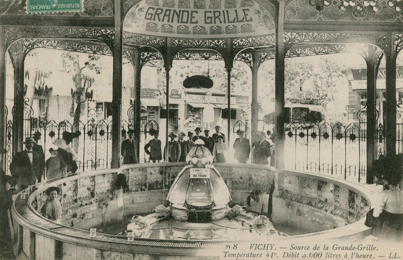 Källa till våren Grand Grille i Vichy. Vykort skickat 1913. av French Photographer