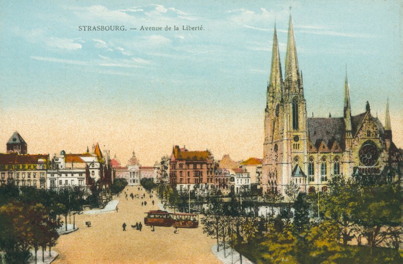 Strasbourg: Avenue de la Liberte (färgfoto) av French Photographer