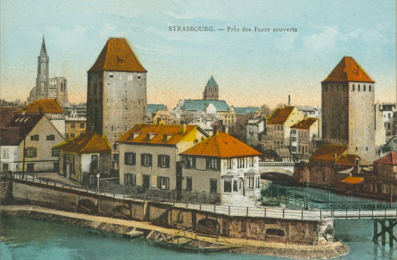 Strasbourg: Pres des Ponts couverts (färgfoto) av French Photographer