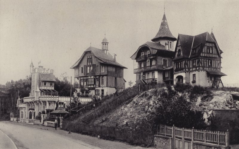 Den schweiziska byn och rue Saint-Jean, Le Touquet, 1893 av French Photographer