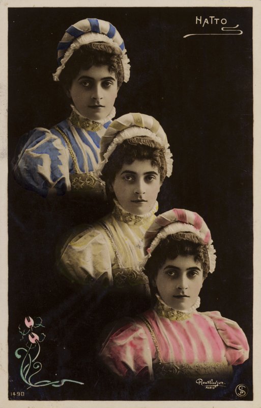 Tre identiska kvinnliga huvuden av French Photographer