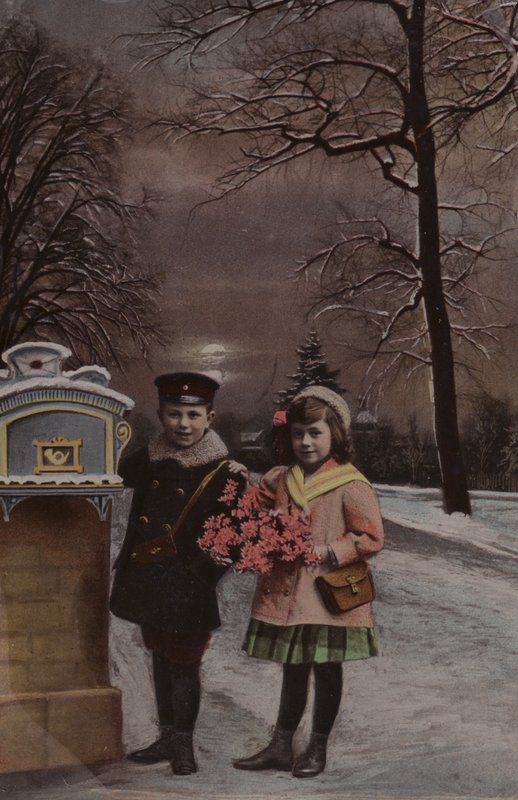 Pojke och flicka, i snön, på väg att posta ett brev av French School