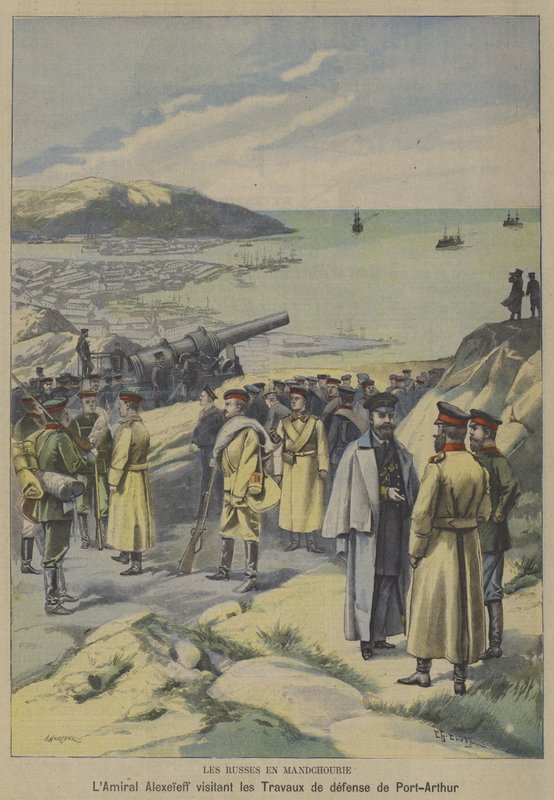 Den ryske amiralen Yevgeni Alekseyev besöker försvar under uppbyggnad i Port Arthur, Manchuriet, på tröskeln till det rysk-japanska kriget (färg litho) av French School
