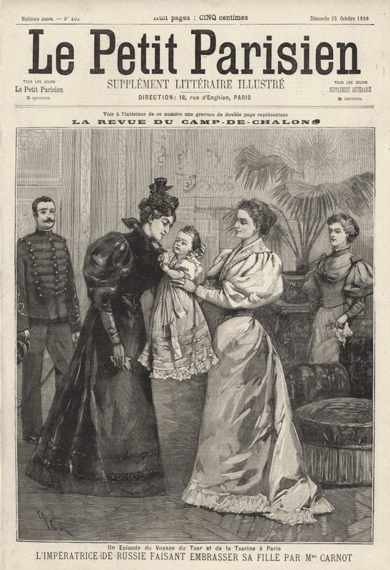 Tsarina Alexandra av Ryssland bjuder in Frankrikes president Sadi Carnots änka att kyssa sin dotter, storhertiginnan Olga, under den ryska kejsarfamiljens besök i Paris av French School