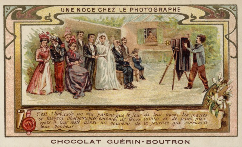 Bröllopsfest hos fotografen (chromolitho) av French School