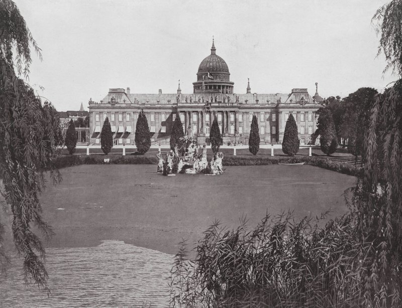Potsdam, stadsslottet och Neptunusfontänen (svartvitt foto) av German Photographer