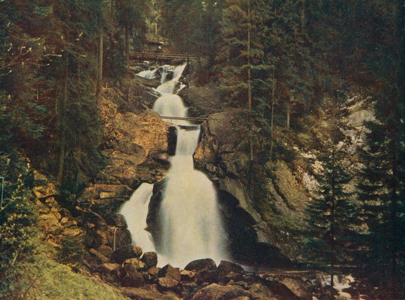 Tribergs vattenfall, Schwarzwald, Tyskland (färgfoto) av German Photographer