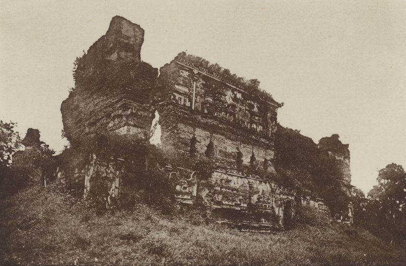 Ceylons ruinstäder: Jetawanarama, från sydväst (s/v foto) av Henry W. Cave