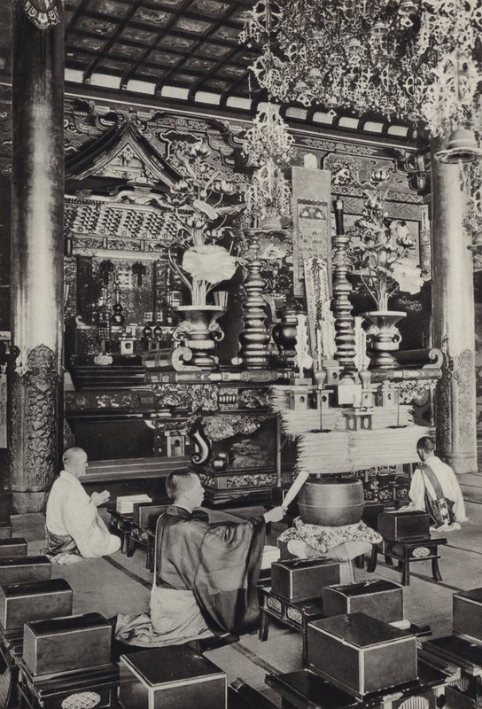 Japan 1920-talet: Vikter, bläckfisk mpe (Butst) (s/v p het) av Herbert Ponting