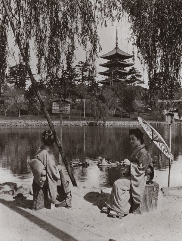 Kobukuji-pagoden (s/v foto) av Herbert Ponting