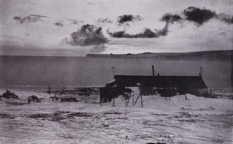 Festen går in i Winter Quarters (s/v foto) av Herbert Ponting