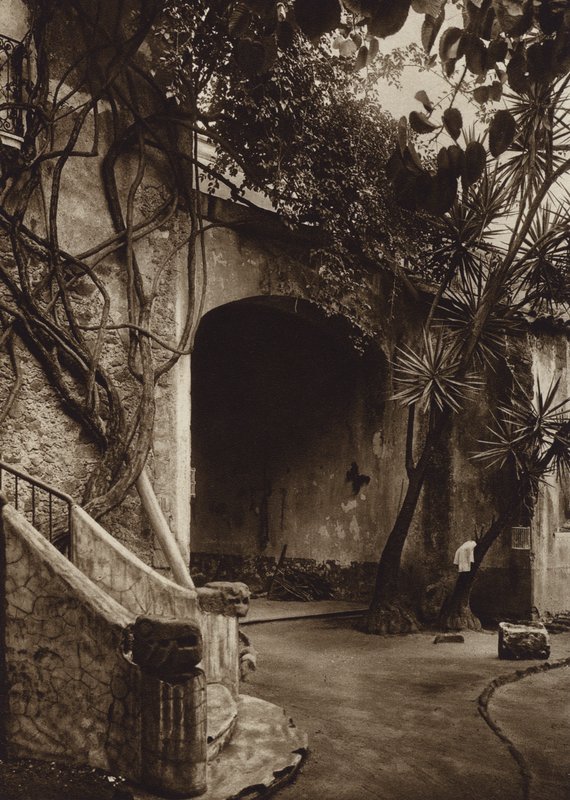 Mexiko: Cuernavaca, pittoreskt hörn (svartvitt foto) av Hugo Brehme